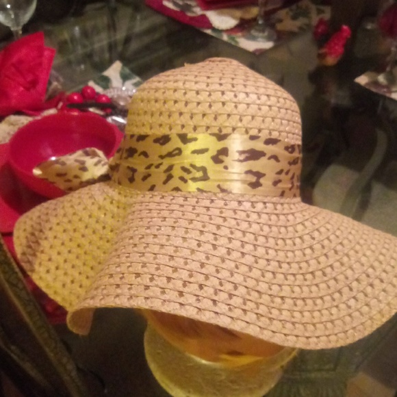 Straw Hat - Picture 1 of 3